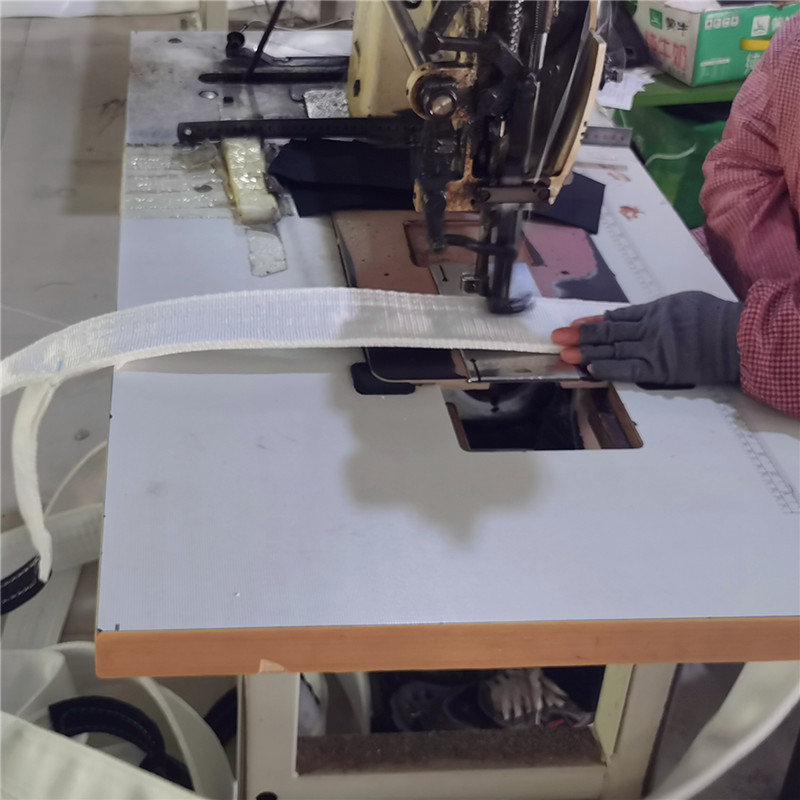 千萬別讓水毀了你的白色吊裝帶